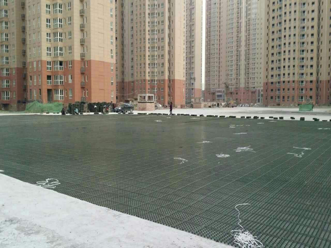 卷材車(chē)庫(kù)排水板施工