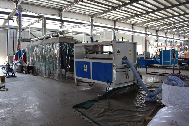 軟式透水管生產(chǎn)設備